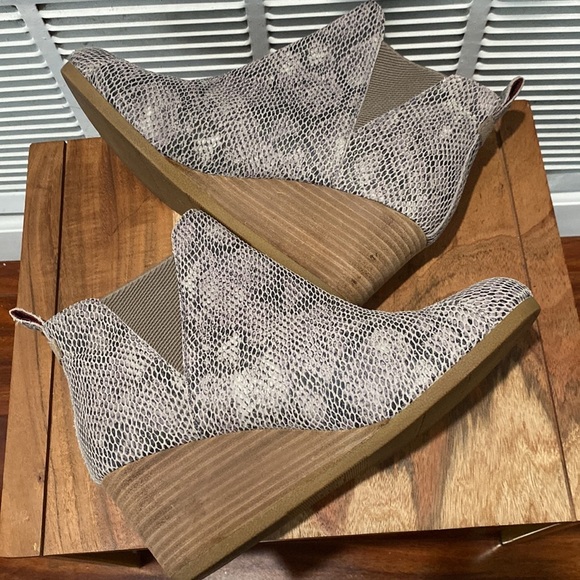 Toms Kelsey Wedge Bootie size 9.5 - Picture 9 of 9